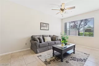 Photo #5: 2500121 Listing