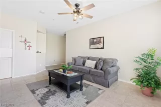 Photo #6: 2500121 Listing