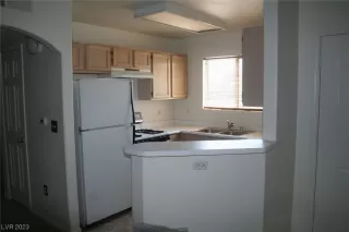 Photo #2: 2500122 Listing