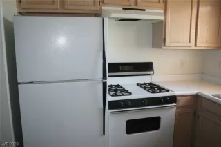 Photo #3: 2500122 Listing