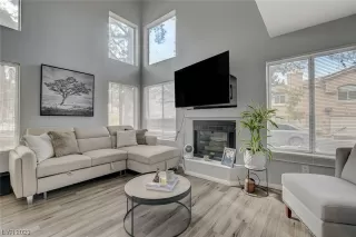 Photo #1: 2500158 Listing