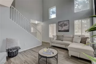 Photo #3: 2500158 Listing