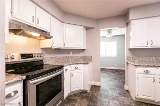 Photo #1: 2500160 Listing