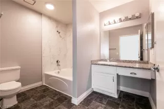 Photo #5: 2500160 Listing