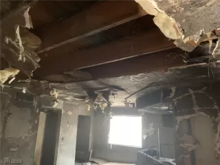 Photo #6: 2500211 Listing 