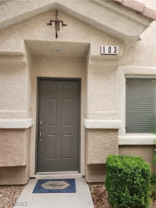 Photo #2: 2500215 Listing 