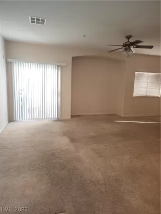 Photo #4: 2500215 Listing 