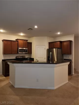 Photo #5: 2500215 Listing 