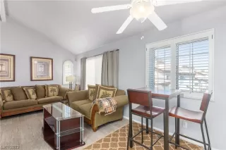 Photo #5: 2500231 Listing 