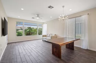 Photo #4: 2500233 Listing