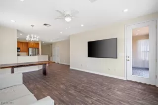 Photo #5: 2500233 Listing