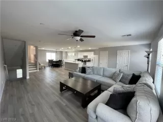 Photo #4: 2500270 Listing