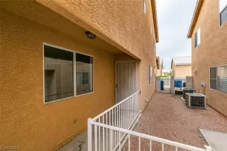 Photo #1: 2500285 Listing 