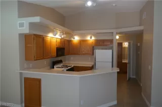 Photo #5: 2500304 Listing 