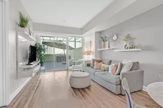 Photo #5: 2500306 Listing