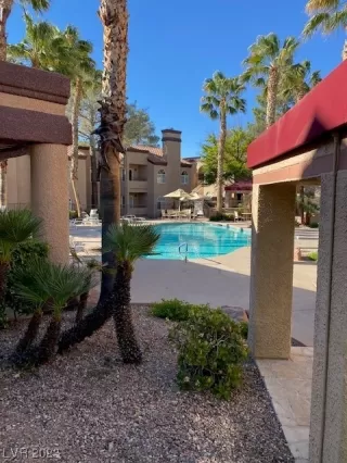 Photo #2: 2500330 Listing 