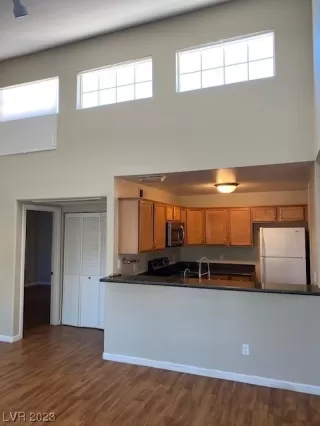 Photo #4: 2500330 Listing 