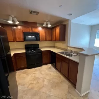 Photo #2: 2500347 Listing 