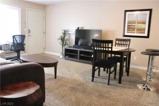 Photo #2: 2500369 Listing 