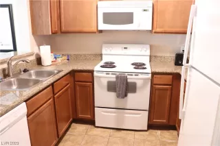 Photo #3: 2500369 Listing 