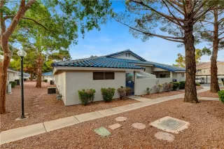 Photo #1: 2500374 Listing