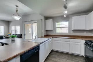 Photo #3: 2500380 Listing