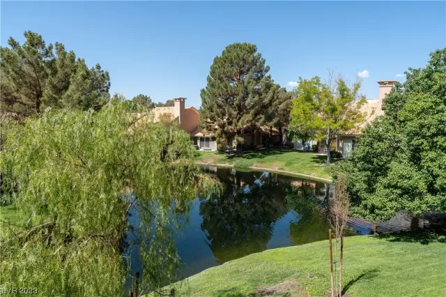 MLS: 2500386 Condo For Sale