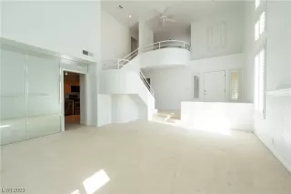 Photo #4: 2500386 Listing