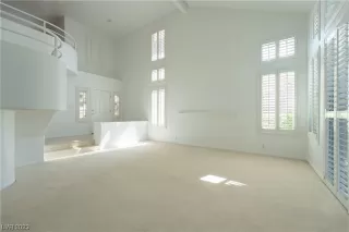 Photo #5: 2500386 Listing