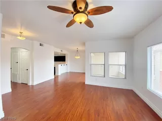 Photo #4: 2500398 Listing 