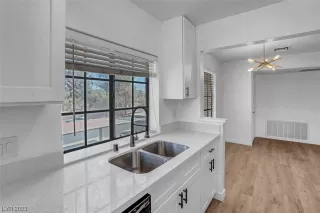 Photo #2: 2500411 Listing