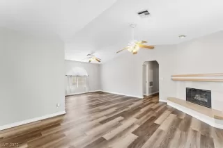 Photo #5: 2500434 Listing 