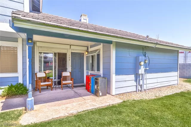 MLS: 2500437 Condo For Sale