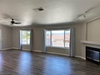 Photo #2: 2500458 Listing