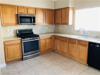 Photo #2: 2500469 Listing 