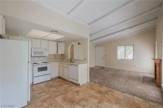 Photo #5: 2500476 Listing