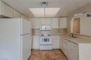 Photo #6: 2500476 Listing