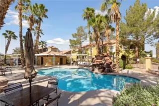 Photo #3: 2500499 Listing