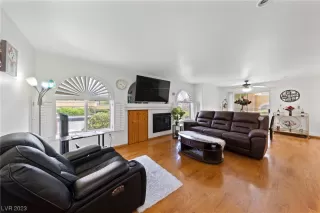 Photo #5: 2500499 Listing