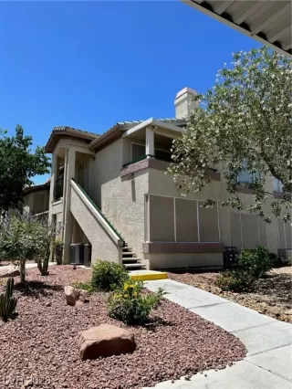 Photo #1: 2500506 Listing 