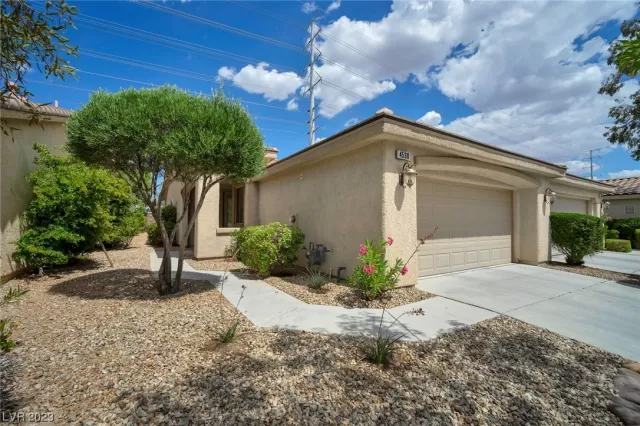 MLS: 2500550 Condo For Sale