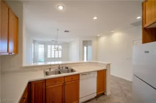 Photo #6: 2500550 Listing