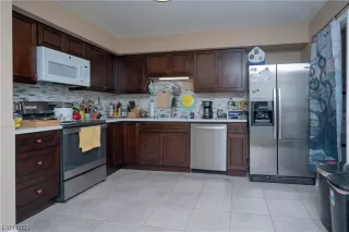 Photo #3: 2500628 Listing