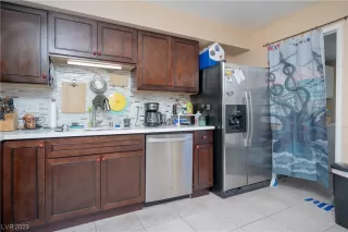 Photo #4: 2500628 Listing