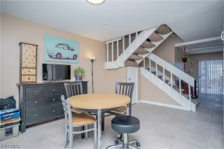 Photo #6: 2500628 Listing