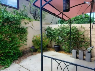 Photo #1: 2500666 Listing