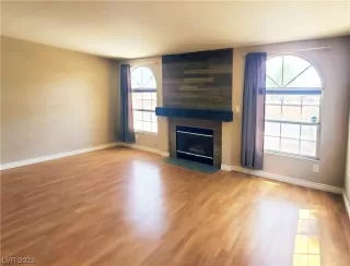 Photo #4: 2500666 Listing