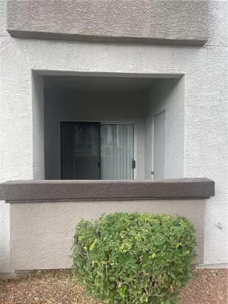 Photo #3: 2500677 Listing 