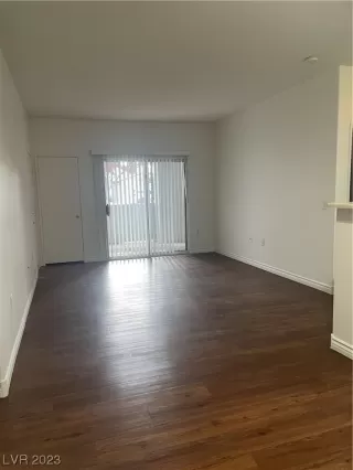 Photo #4: 2500677 Listing 