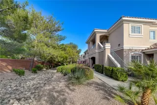 Photo #3: 2500681 Listing